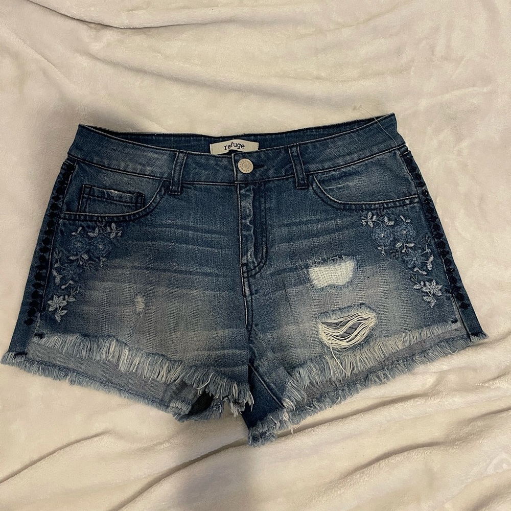 Cute jean Bermuda type of shorts